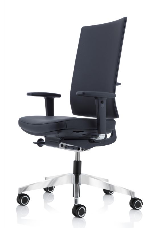 Anteo Bürostuhl von Köhl, schlankes Design mit Armlehnen und Rollen, ergonomischer Drehstuhl für Büro.